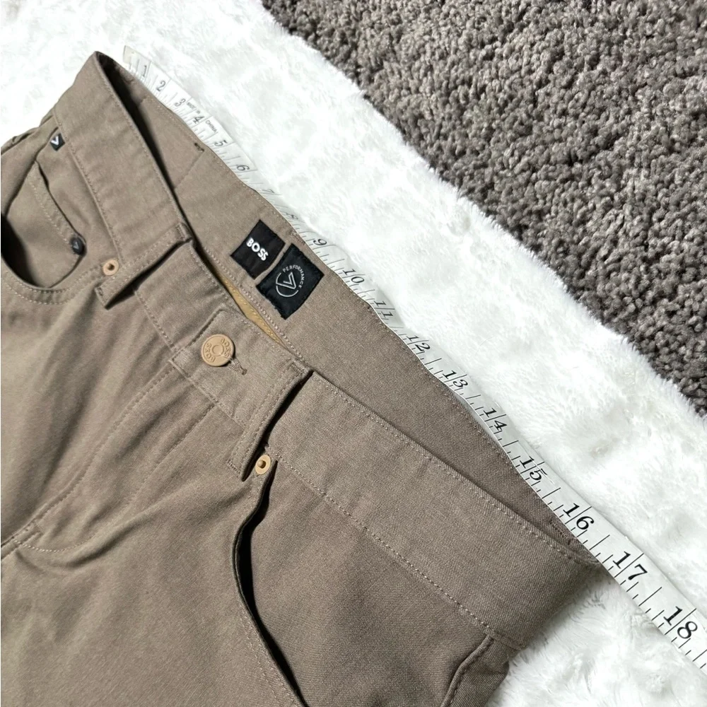 NWOT- Boss Performance Delaware Slim Fit Stretch Khaki Pants